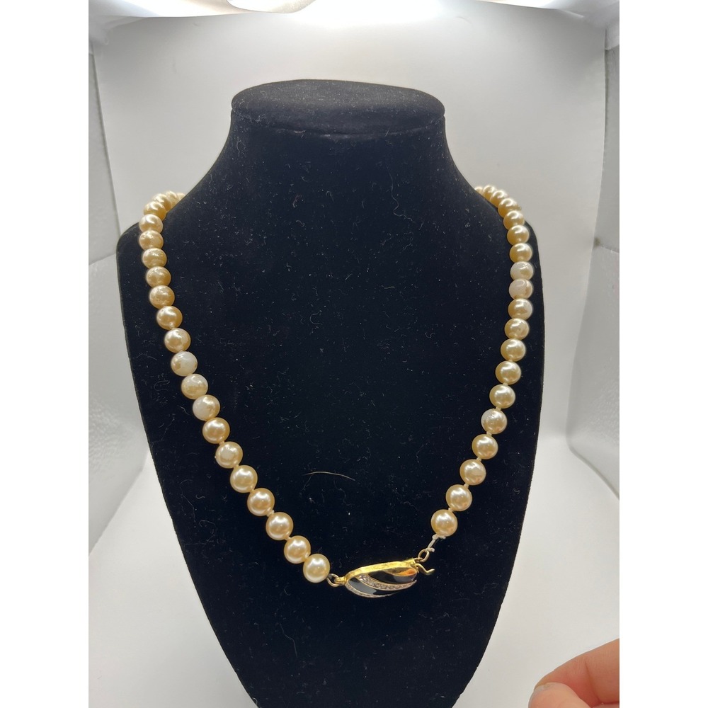 Elegant‎ Faux Pearl Necklace Gold Tone Oval Clasp Rhinestone Accent